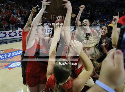 Thumbnail 2 in Greene County Tech vs. Farmington (AAA 5A State Final) photogallery.