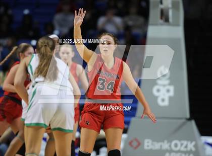 Thumbnail 2 in Greene County Tech vs. Farmington (AAA 5A State Final) photogallery.