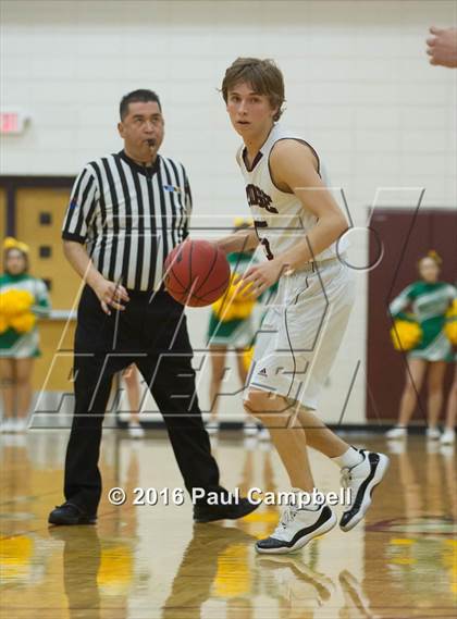 Thumbnail 2 in Mountain Ridge vs St. Mary's (AIA D1 Round 2 Playoff) photogallery.