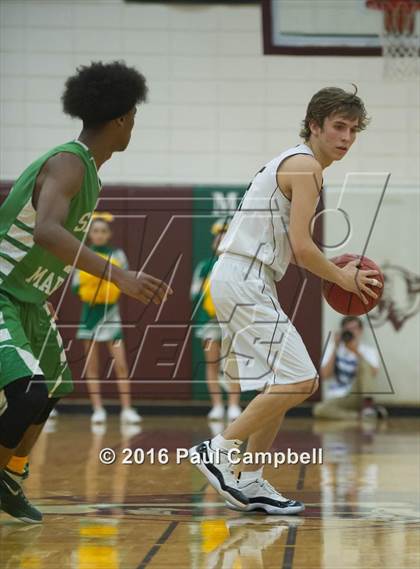 Thumbnail 2 in Mountain Ridge vs St. Mary's (AIA D1 Round 2 Playoff) photogallery.