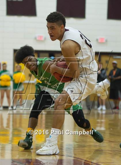 Thumbnail 3 in Mountain Ridge vs St. Mary's (AIA D1 Round 2 Playoff) photogallery.