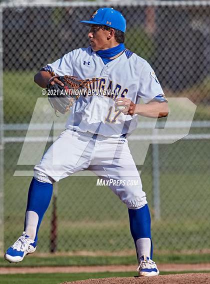 Thumbnail 2 in Del Campo vs. Cosumnes Oaks photogallery.