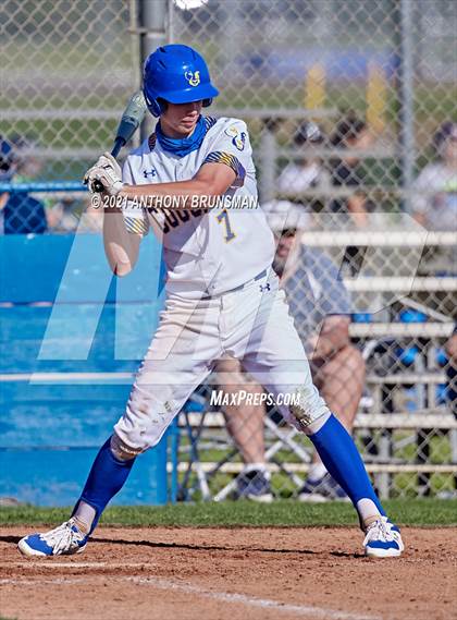 Thumbnail 2 in Del Campo vs. Cosumnes Oaks photogallery.