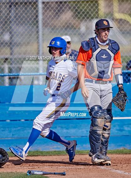 Thumbnail 3 in Del Campo vs. Cosumnes Oaks photogallery.