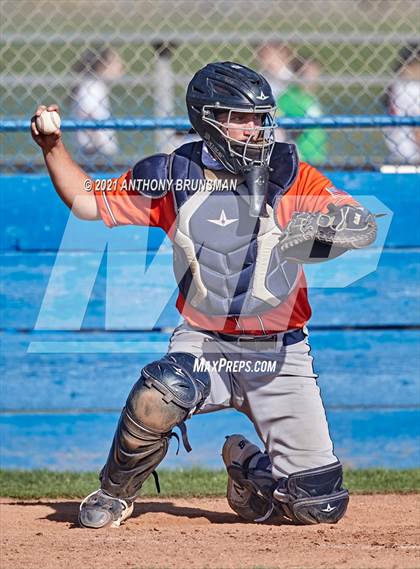 Thumbnail 1 in Del Campo vs. Cosumnes Oaks photogallery.