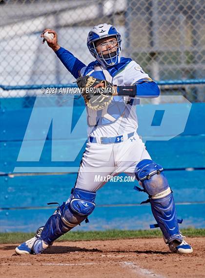 Thumbnail 3 in Del Campo vs. Cosumnes Oaks photogallery.