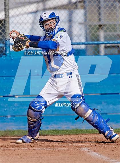 Thumbnail 2 in Del Campo vs. Cosumnes Oaks photogallery.