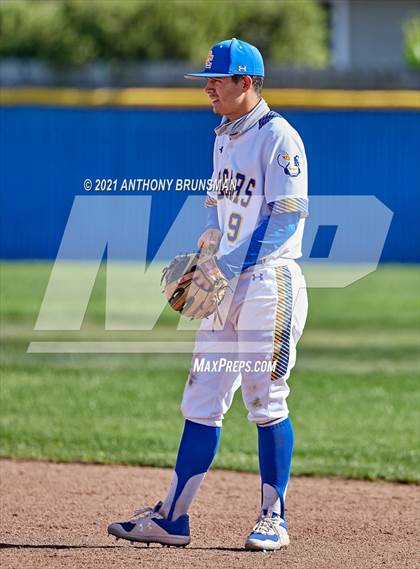 Thumbnail 2 in Del Campo vs. Cosumnes Oaks photogallery.