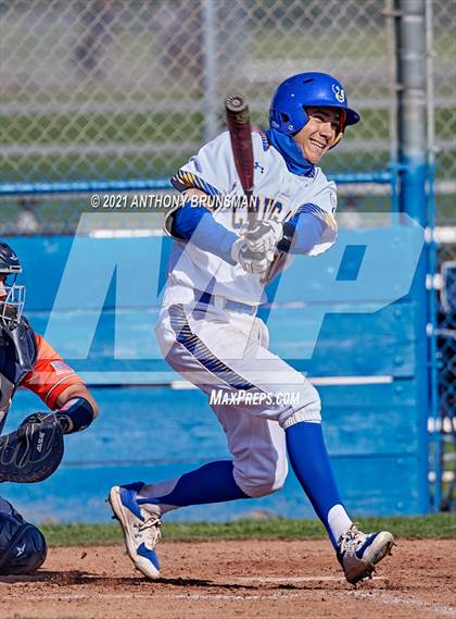 Thumbnail 2 in Del Campo vs. Cosumnes Oaks photogallery.