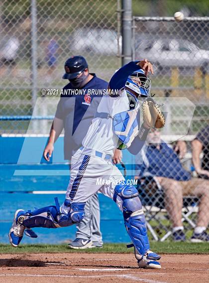 Thumbnail 1 in Del Campo vs. Cosumnes Oaks photogallery.