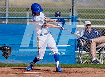 Thumbnail 2 in Del Campo vs. Cosumnes Oaks photogallery.