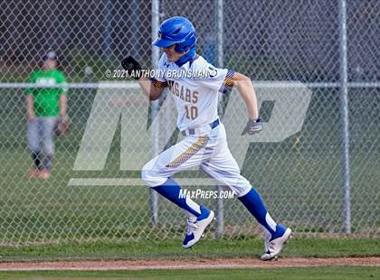 Thumbnail 3 in Del Campo vs. Cosumnes Oaks photogallery.