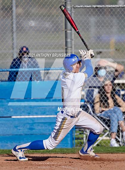 Thumbnail 2 in Del Campo vs. Cosumnes Oaks photogallery.