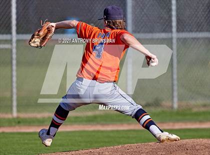 Thumbnail 3 in Del Campo vs. Cosumnes Oaks photogallery.