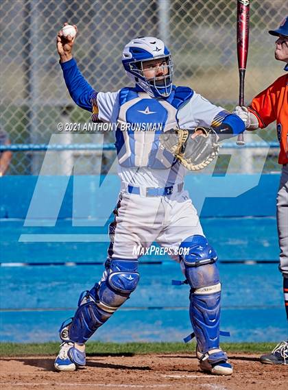 Thumbnail 1 in Del Campo vs. Cosumnes Oaks photogallery.