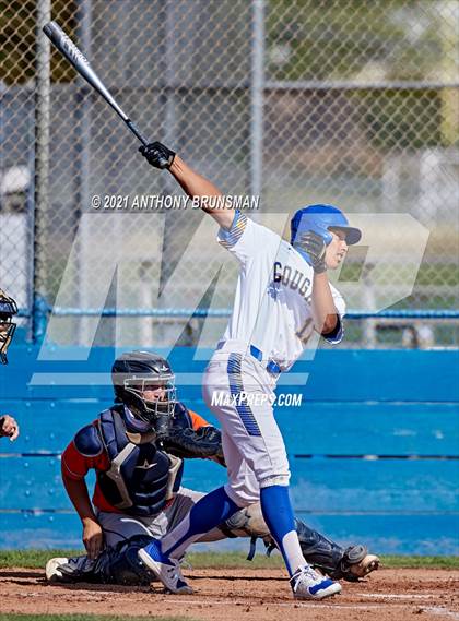 Thumbnail 3 in Del Campo vs. Cosumnes Oaks photogallery.