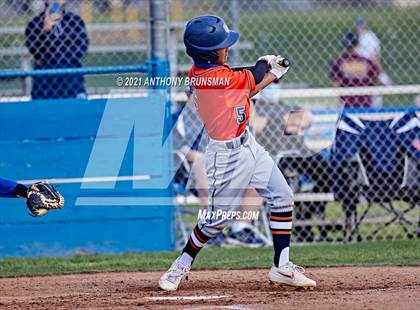 Thumbnail 3 in Del Campo vs. Cosumnes Oaks photogallery.