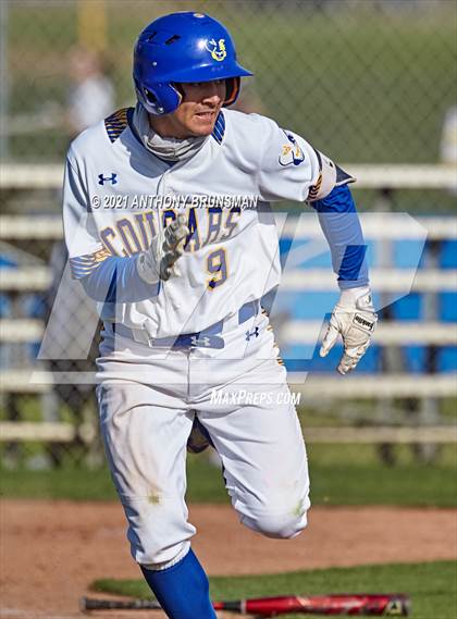Thumbnail 3 in Del Campo vs. Cosumnes Oaks photogallery.