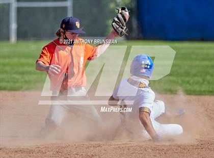 Thumbnail 3 in Del Campo vs. Cosumnes Oaks photogallery.