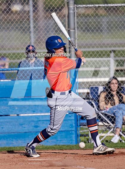 Thumbnail 3 in Del Campo vs. Cosumnes Oaks photogallery.
