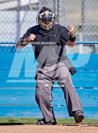 Thumbnail 3 in Del Campo vs. Cosumnes Oaks photogallery.