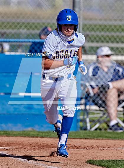 Thumbnail 3 in Del Campo vs. Cosumnes Oaks photogallery.