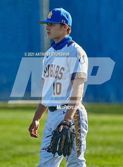 Thumbnail 2 in Del Campo vs. Cosumnes Oaks photogallery.