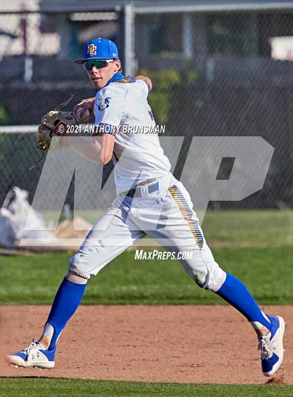 Thumbnail 3 in Del Campo vs. Cosumnes Oaks photogallery.