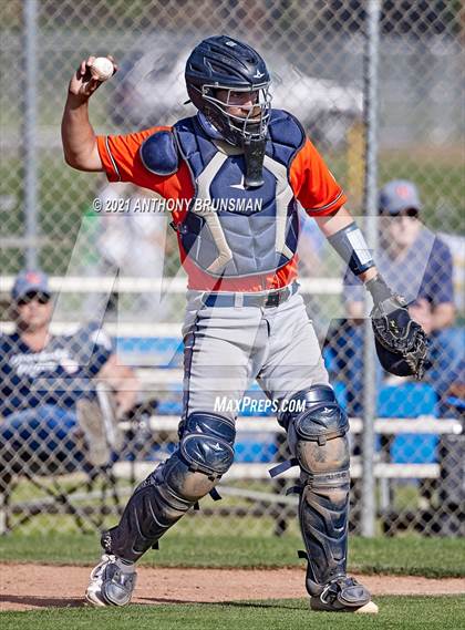 Thumbnail 3 in Del Campo vs. Cosumnes Oaks photogallery.