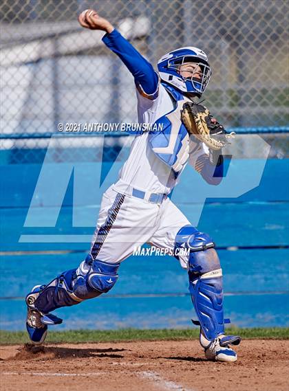 Thumbnail 1 in Del Campo vs. Cosumnes Oaks photogallery.