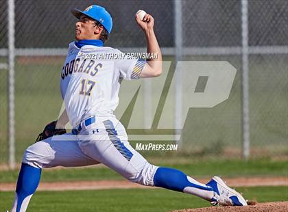 Thumbnail 3 in Del Campo vs. Cosumnes Oaks photogallery.