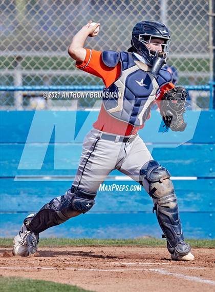 Thumbnail 3 in Del Campo vs. Cosumnes Oaks photogallery.