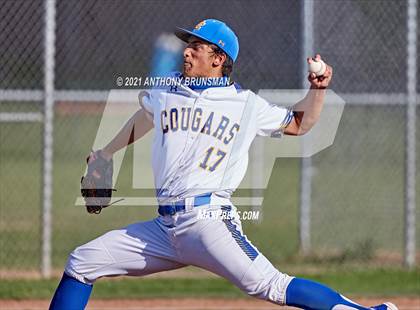 Thumbnail 2 in Del Campo vs. Cosumnes Oaks photogallery.