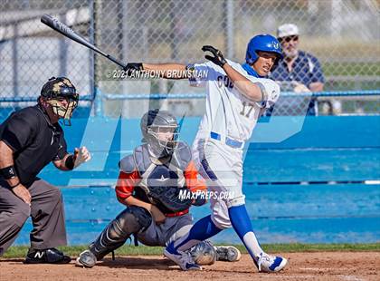Thumbnail 2 in Del Campo vs. Cosumnes Oaks photogallery.