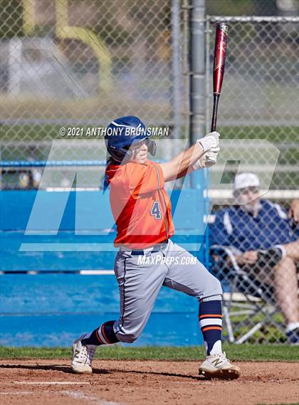 Thumbnail 3 in Del Campo vs. Cosumnes Oaks photogallery.