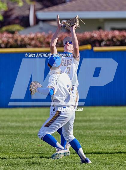 Thumbnail 3 in Del Campo vs. Cosumnes Oaks photogallery.