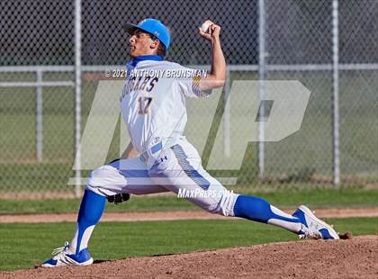 Thumbnail 2 in Del Campo vs. Cosumnes Oaks photogallery.