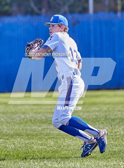 Thumbnail 1 in Del Campo vs. Cosumnes Oaks photogallery.
