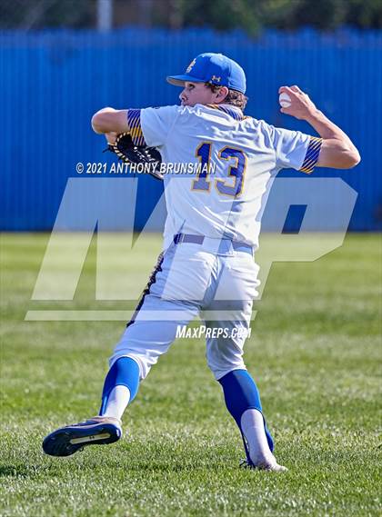 Thumbnail 3 in Del Campo vs. Cosumnes Oaks photogallery.