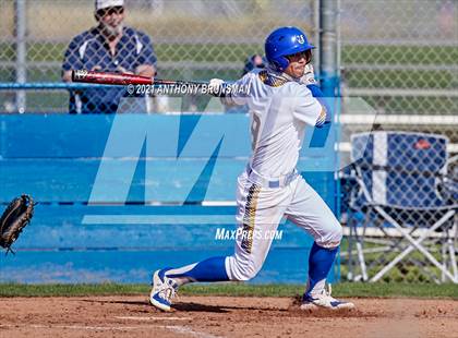 Thumbnail 1 in Del Campo vs. Cosumnes Oaks photogallery.