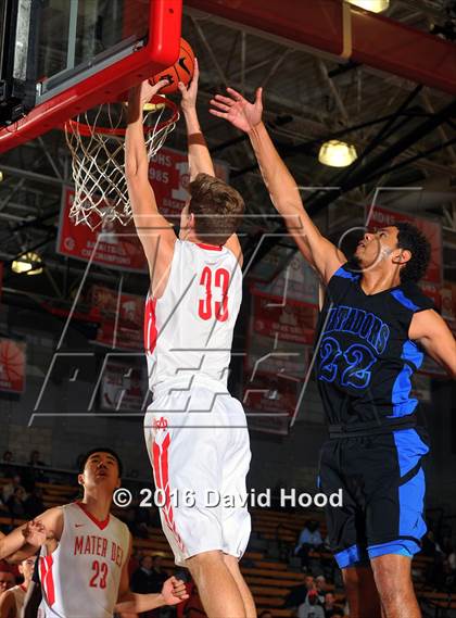 Thumbnail 2 in Shadow Mountain @ Mater Dei (Nike Extravaganza) photogallery.