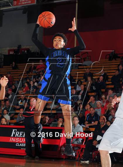 Thumbnail 3 in Shadow Mountain @ Mater Dei (Nike Extravaganza) photogallery.