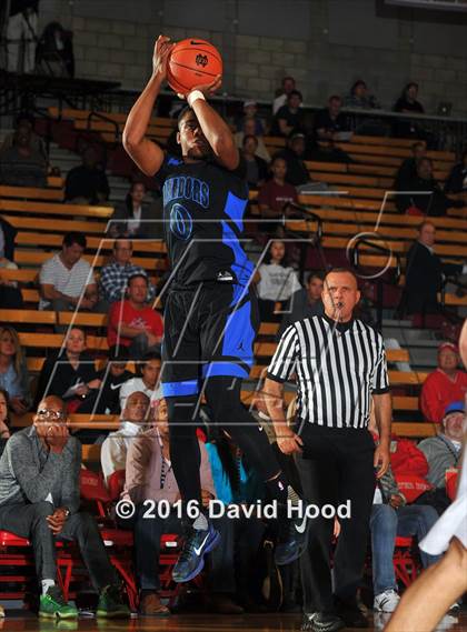 Thumbnail 1 in Shadow Mountain @ Mater Dei (Nike Extravaganza) photogallery.