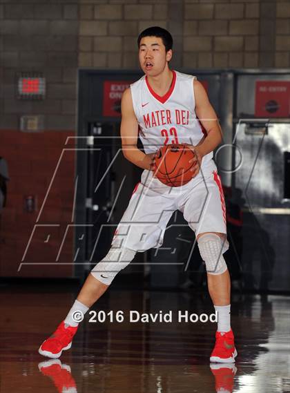 Thumbnail 3 in Shadow Mountain @ Mater Dei (Nike Extravaganza) photogallery.