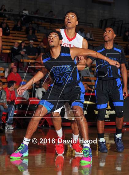 Thumbnail 3 in Shadow Mountain @ Mater Dei (Nike Extravaganza) photogallery.