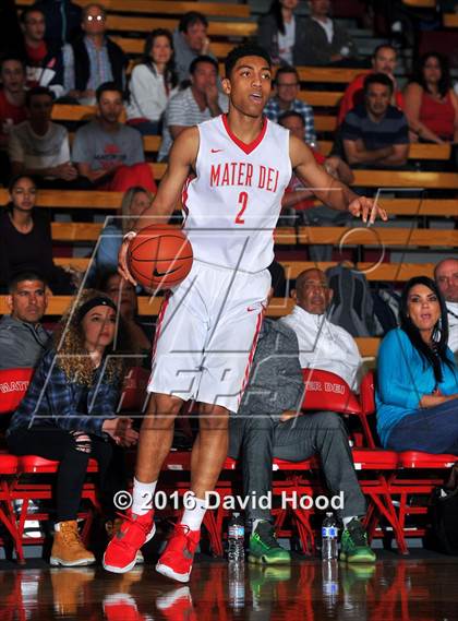Thumbnail 2 in Shadow Mountain @ Mater Dei (Nike Extravaganza) photogallery.