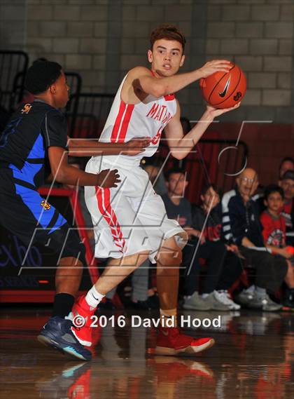 Thumbnail 3 in Shadow Mountain @ Mater Dei (Nike Extravaganza) photogallery.