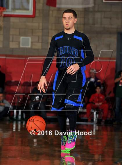 Thumbnail 2 in Shadow Mountain @ Mater Dei (Nike Extravaganza) photogallery.
