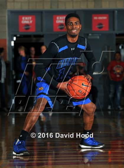 Thumbnail 1 in Shadow Mountain @ Mater Dei (Nike Extravaganza) photogallery.
