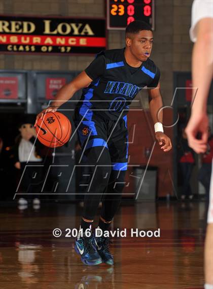 Thumbnail 2 in Shadow Mountain @ Mater Dei (Nike Extravaganza) photogallery.